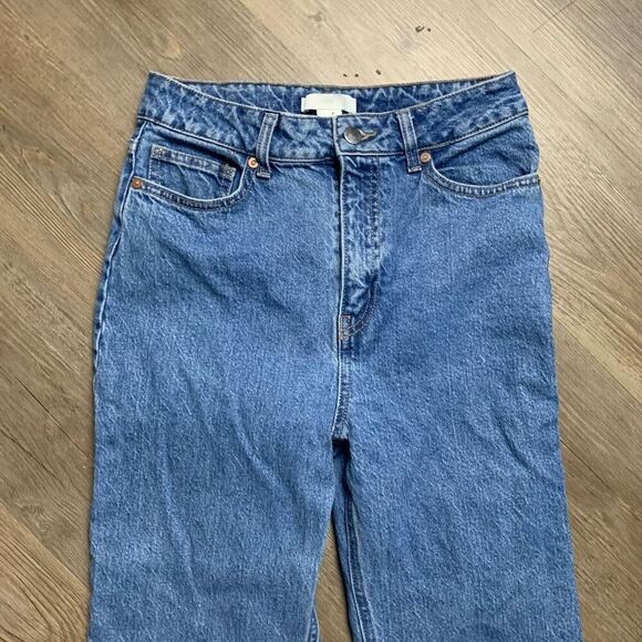 H&M Medium Wash High Rise Waisted Mom Jeans 0 Straight - Picture 2 of 9